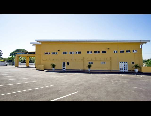 2,200M² BUILDING FOR SALE IN EVEREST HEIGHTS